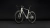 Modernes Cube Rennrad in Grau mit schwarzen Details.