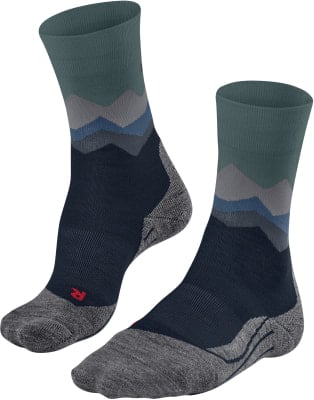Socken mit Bergdesign in Dunkelblau, Grau und Grün. Socken mit Bergdesign in Dunkelblau, Grau und Grün.