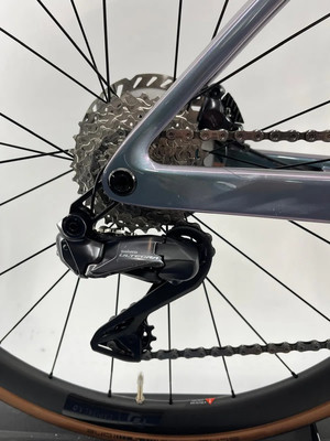 Shimano Ultegra Schaltwerk an einem Rennrad mit Scheibenbremse. Shimano Ultegra Schaltwerk an einem Rennrad mit Scheibenbremse.