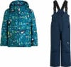Kinder-Winterjacke mit Pinguin- und Eisbärenmuster und eine blaue Latzhose.
