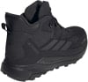 Fekete Adidas Terrex bokacsizmák Climawarm technológiával.