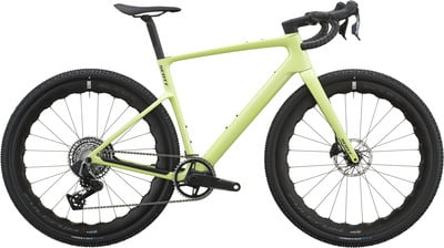 Grünes Scott Gravelbike mit schwarzen Laufrädern und schwarzem Cockpit. Grünes Scott Gravelbike mit schwarzen Laufrädern und schwarzem Cockpit.