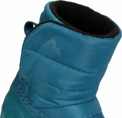 Ein blauer Winterstiefel mit Logo und schwarzem Futter. Ein blauer Winterstiefel mit Logo und schwarzem Futter.