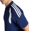 Dunkelblaues Poloshirt mit weißen Streifen am Ärmel und einem weißen Streifen an der Seite.