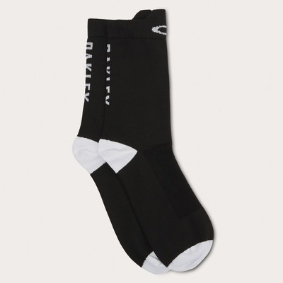 Schwarze Oakley-Socken mit weißem Logo und Bund, mittlere Länge.