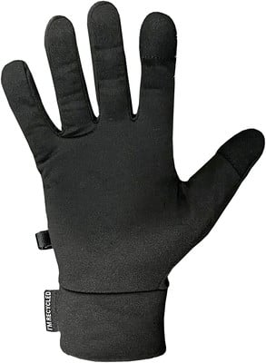 Schwarze Handschuhe mit der Kennzeichnung „I'M RECYCLED“ sind aus recyceltem Material.