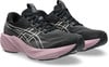 Schwarze Asics Laufschuhe mit rosa Sohle und weißen Streifen.