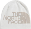 Eine weiße Mütze mit beige The North Face Logo vorne.