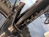 Detail eines Mountainbikes mit Gabel und Hubskala.