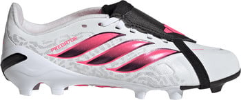 Weißer Adidas Predator Fußballschuh mit rosa Streifen und schwarzem Verschluss.