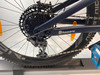Detail des hinteren Schaltwerks und der Kassette eines Husqvarna Mountainbikes.
