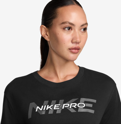Nike Pro Short crop top
