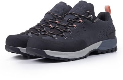Damen-Hikingschuhe von Mammut mit Gore-Tex und rosa Akzenten. Damen-Hikingschuhe von Mammut mit Gore-Tex und rosa Akzenten.