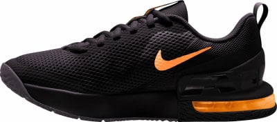 Čierna športová obuv Nike s oranžovým logom a podrážkou. Čierna športová obuv Nike s oranžovým logom a podrážkou.