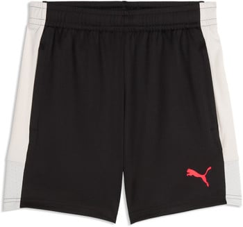 Schwarze Puma-Shorts mit weißen Seitenstreifen und rotem Logo.
