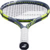 Ein Babolat Pure Aero Team Tennisschläger in Dunkelgrau mit gelben Akzenten.