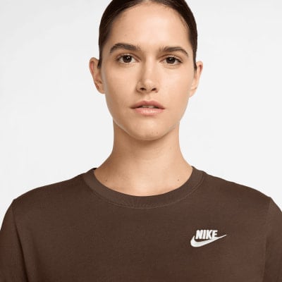 Nike Club Essentials T-Shirt