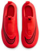 Ein Paar rote Nike Fußballschuhe mit schwarzem Logo und einer Schlaufe an der Ferse.