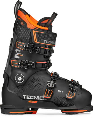 Schwarzer Tecnica Mach 1 HV 110 Skischuh mit orangefarbenen Details und Schnallen. Schwarzer Tecnica Mach 1 HV 110 Skischuh mit orangefarbenen Details und Schnallen.