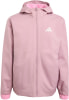 Eine rosa Adidas Jacke mit Kapuze und weißem Logo auf der Brust.