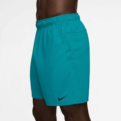 Herren-Shorts von Nike in Blau mit Logo. Sie sind aus atmungsaktivem Material gefertigt. Herren-Shorts von Nike in Blau mit Logo. Sie sind aus atmungsaktivem Material gefertigt.
