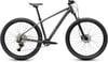 Graues Mountainbike mit Federung und Scheibenbremsen.
