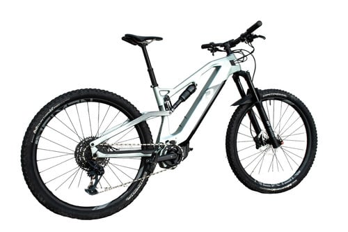 Mountainbike E-Bike mit Federung und Continental Reifen