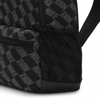 Nike Y Nk Brsla Jdi Mni Bk Aop Fa25 Rucksack Nike Y Nk Brsla Jdi Mni Bk Aop Fa25 Rucksack