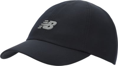 Schwarze Kappe mit New Balance Logo an der Seite. Schwarze Kappe mit New Balance Logo an der Seite.