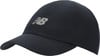Schwarze Kappe mit New Balance Logo an der Seite.