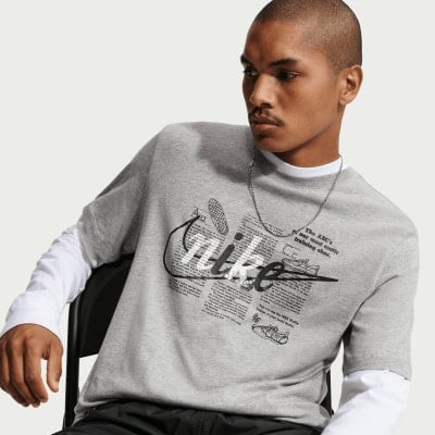 Nike Sportswear Celebrate T-Shirt Nike Sportswear Celebrate T-Shirt