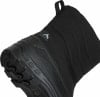 Schwarzer McKinley Winterschuh mit gestepptem Obermaterial und grober Sohle.