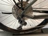 Detail des Mountainbike-Schaltwerks mit Kassette und Kette.
