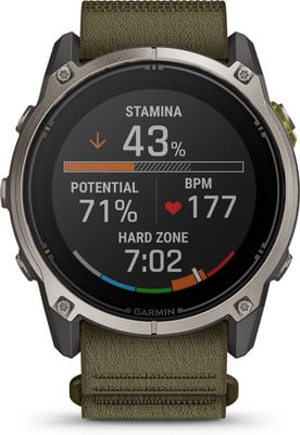 Smarte Garmin-Uhr mit militärischem Design und militärischem Armband.
