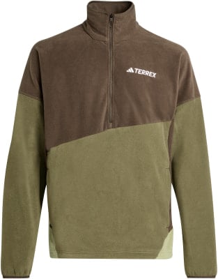 Braune und grüne Adidas Terrex Fleecejacke mit Logo auf der Brust.
