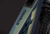 Rahmendetail eines E-Bikes mit STEREO-Schriftzug und Bosch-Logo.
