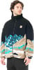 Mann in schwarzer Fleecejacke mit Bergmotiv und blauen Akzenten.