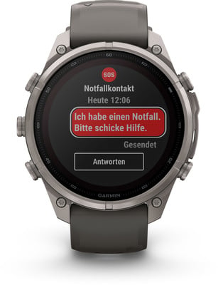 Eine Smartwatch zeigt eine Notfallnachricht mit Antwortmöglichkeit an. Eine Smartwatch zeigt eine Notfallnachricht mit Antwortmöglichkeit an.