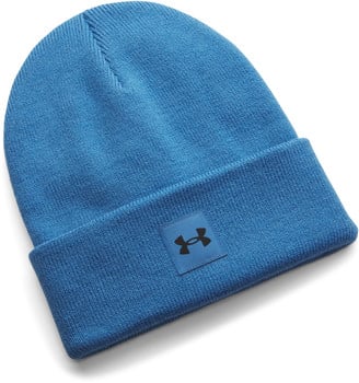 Blaue Mütze mit Under Armour Logo vorne.