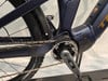 Detail eines E-Bikes mit Bosch-Antrieb und Kette.