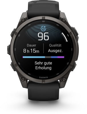 Eine Smartwatch zeigt eine Schlaf-Score von 96, 8h 15m Dauer und sehr gute Erholung an. Eine Smartwatch zeigt eine Schlaf-Score von 96, 8h 15m Dauer und sehr gute Erholung an.