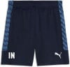 Dunkelblaue Shorts mit weißem Puma-Logo und blauem Streifen.