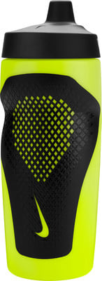 Gelbe Nike-Wasserflasche mit schwarzer Grifffläche und Logo. Gelbe Nike-Wasserflasche mit schwarzer Grifffläche und Logo.