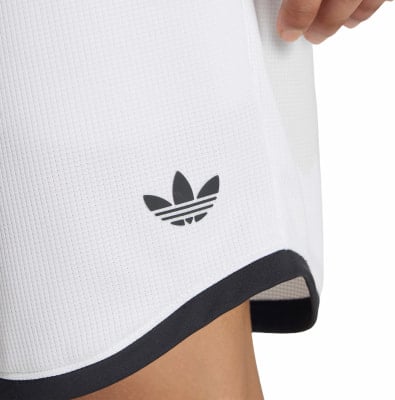 adidas CLASSICS SHORT 9'' Tennisshorts adidas CLASSICS SHORT 9'' Tennisshorts