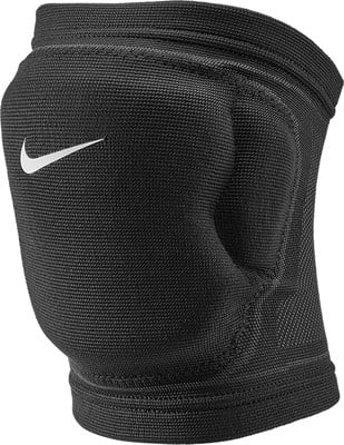 Schwarze Sport-Knieschoner mit weißem Nike-Logo. Schwarze Sport-Knieschoner mit weißem Nike-Logo.