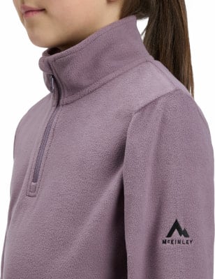 Lila Fleece-Pullover mit McKinley-Logo auf dem Ärmel.