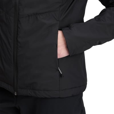 Jackendetail mit Hand in der Tasche, Reißverschluss und Kordel. Jackendetail mit Hand in der Tasche, Reißverschluss und Kordel.