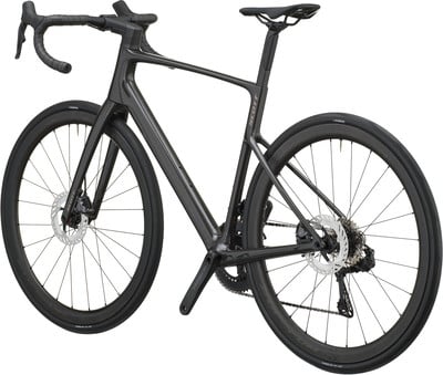 Modernes schwarzes Scott Carbon Rennrad mit Scheibenbremsen und schlankem Design. Modernes schwarzes Scott Carbon Rennrad mit Scheibenbremsen und schlankem Design.