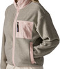 Graue Fleecejacke mit rosa Details und Reißverschlusstasche.