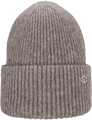 Braune Rippstrickmütze mit Markenlogo an der Seite.